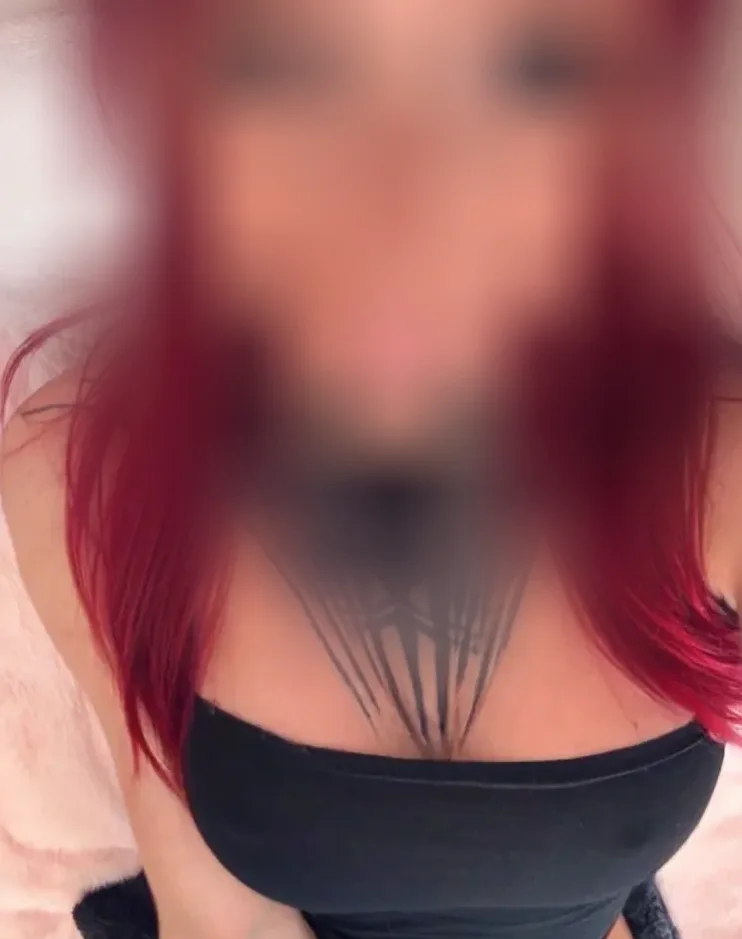 Yasmine, 32 anni